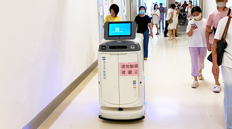 护航成都大运会丨赛特智能机器人成为四川大学华西第二医院的“得力帮手”！