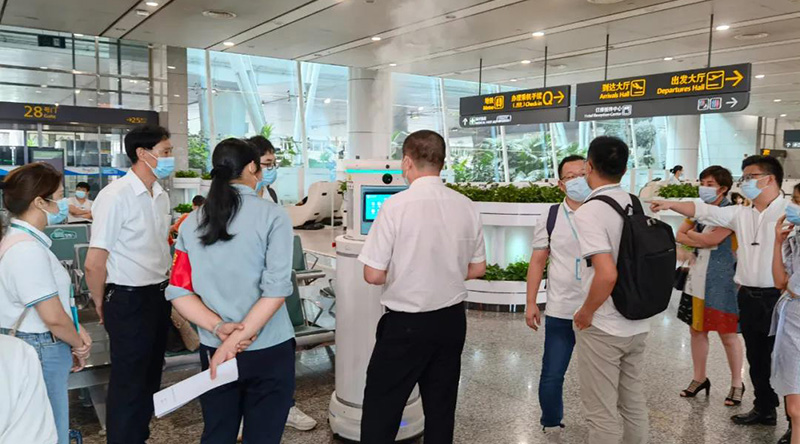 白云机场发布：感控消毒机器人——守护在白云机场国际机组出入境区的“抗疫特种兵”
